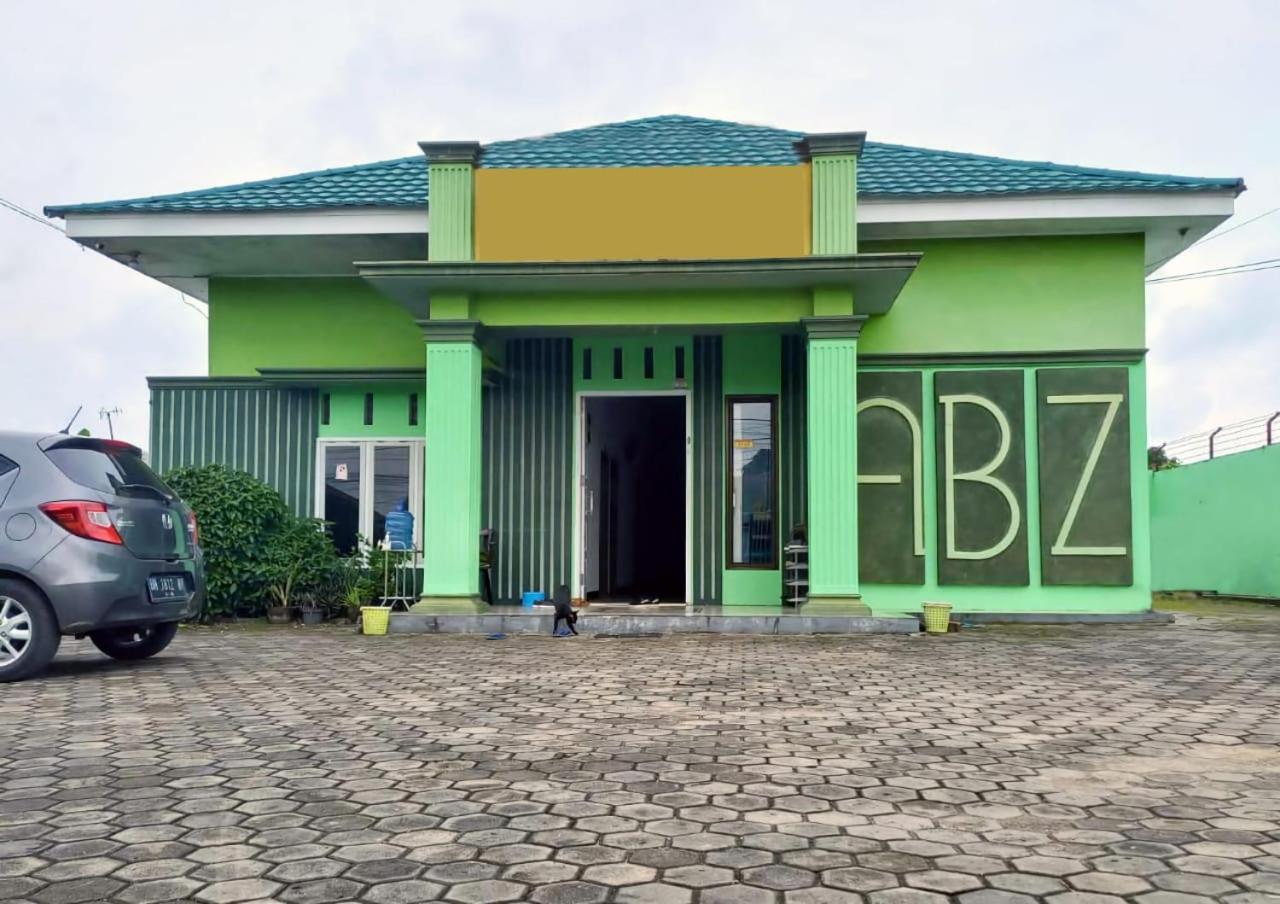 Reddoorz Syariah Near Universitas Batanghari Джамби Экстерьер фото